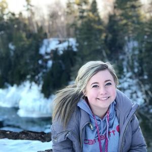 Meet your Posher, Courtney